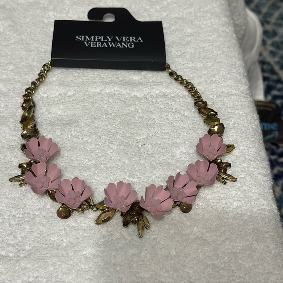 Simply Vera Wang 3D Pink Flower Rhinestone Statement Necklace NWT - Picture 4 of 6